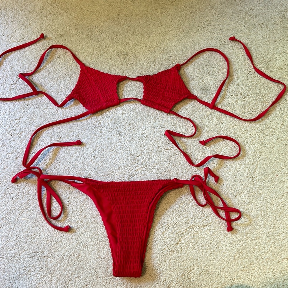 Red ribbed bikini set
